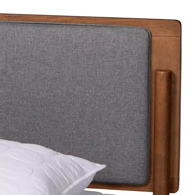 Lit plateforme en tissu et bois : design Mid-Century, rembourrage en mousse, pas besoin de sommier tapissier