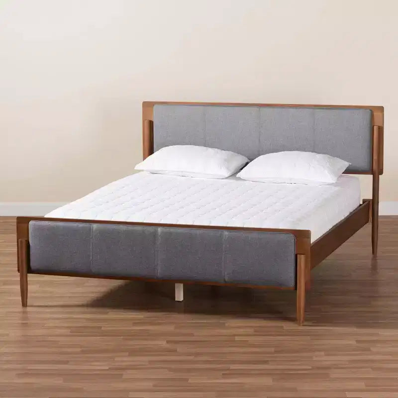 Lit plateforme en tissu et bois : design Mid-Century, rembourrage en mousse, pas besoin de sommier tapissier